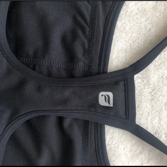 Fabletics Bundle tanks - Picture 4 of 9